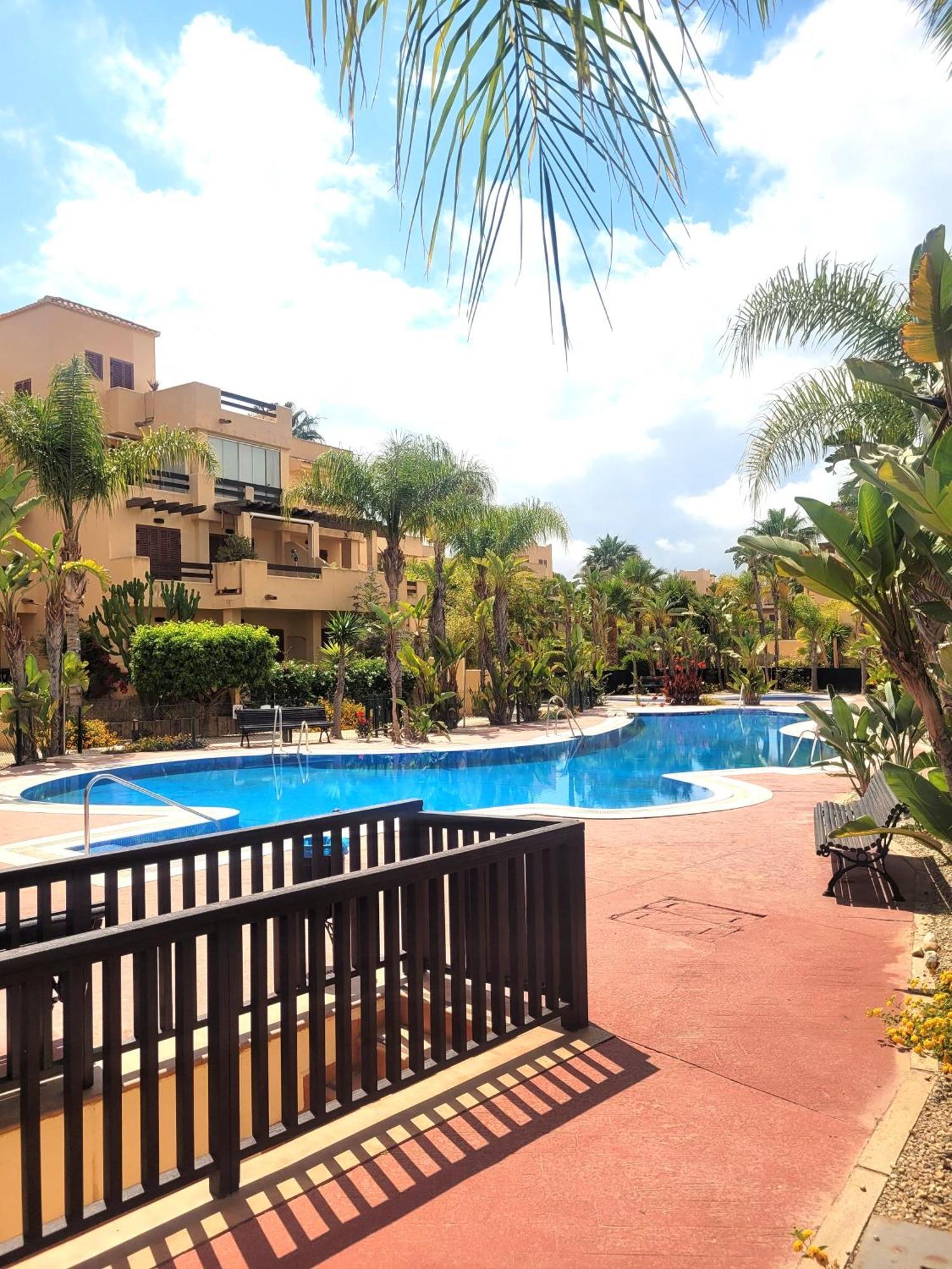 Bajo Con Una Terraza Espectacular Al Lado De La Playa Y Con Acceso Directo A La Piscina! Los Amarguillos Esterno foto